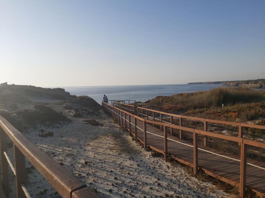 Zambujeiraseahouse - 100M Da Praia ซัมบูเจย์ราโดมาร์ ภายนอก รูปภาพ